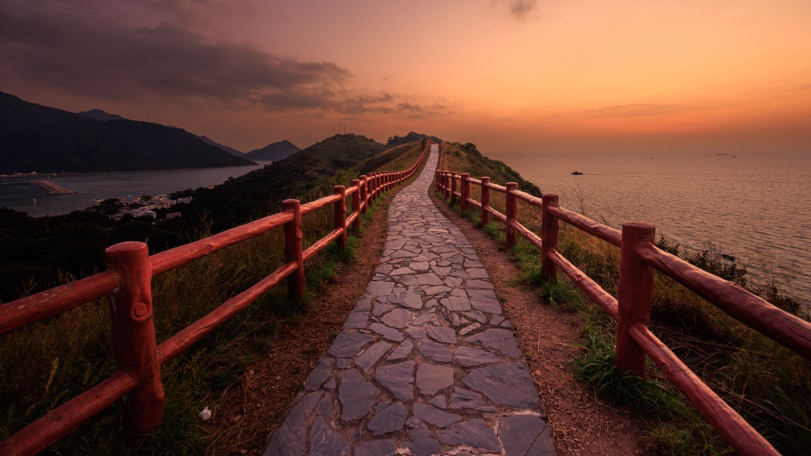 Make sure you don't miss the best time to climb up here to enjoy the sunset!